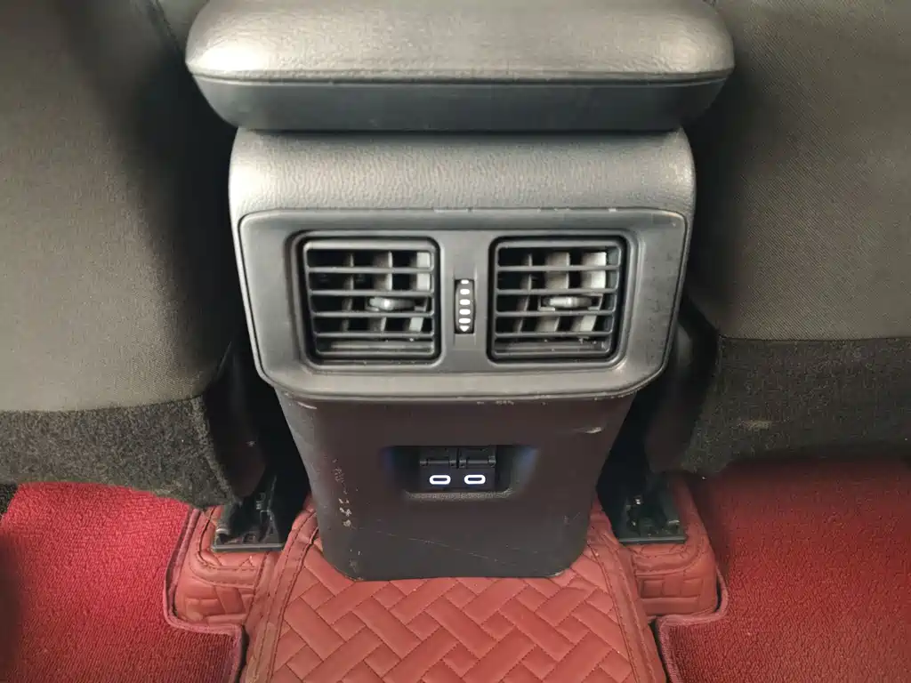 Toyota RAV4 2022 — фото 10