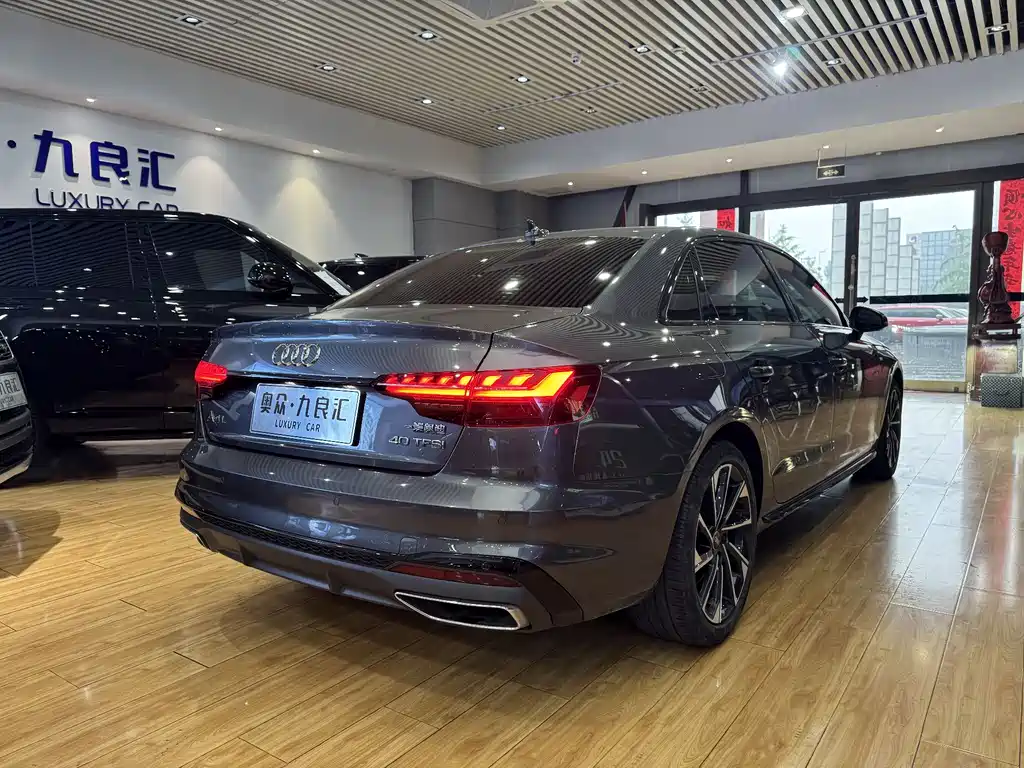 Audi A4L 2023 — фото 14