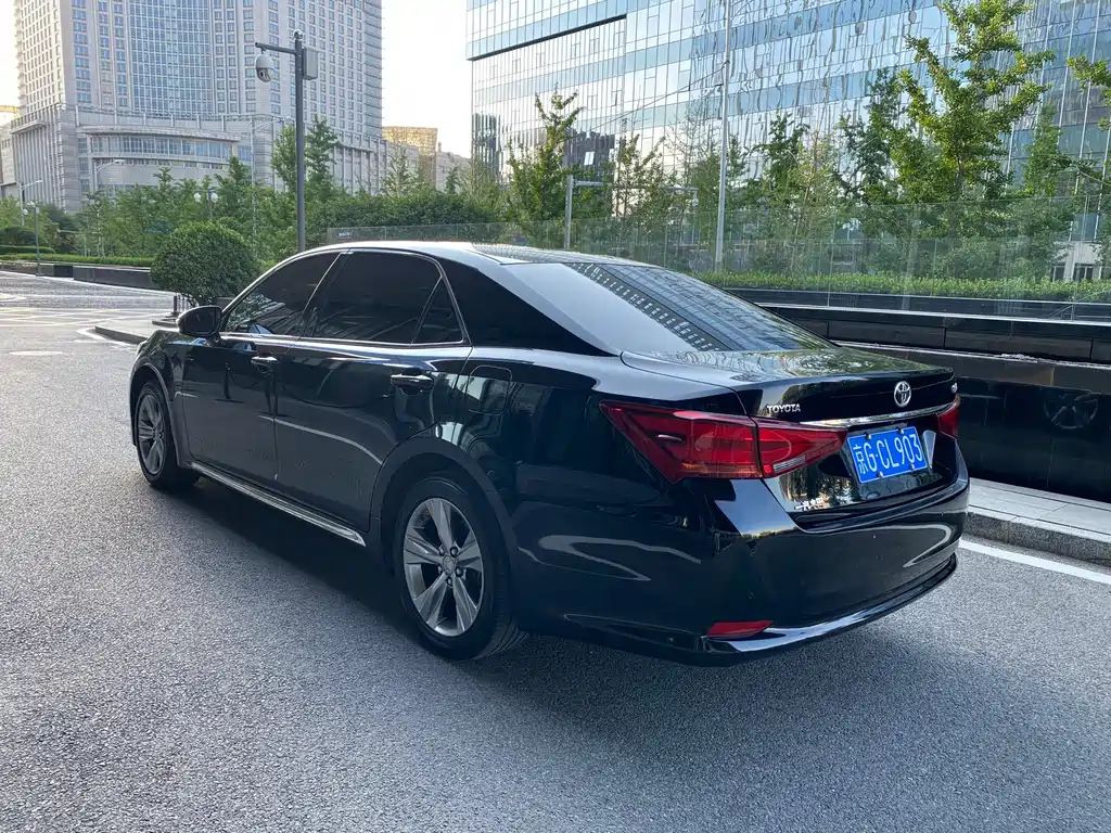 Toyota Crown 2017 — фото 3