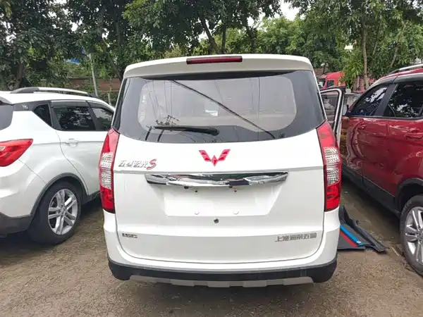 Wuling Hongguang 2014