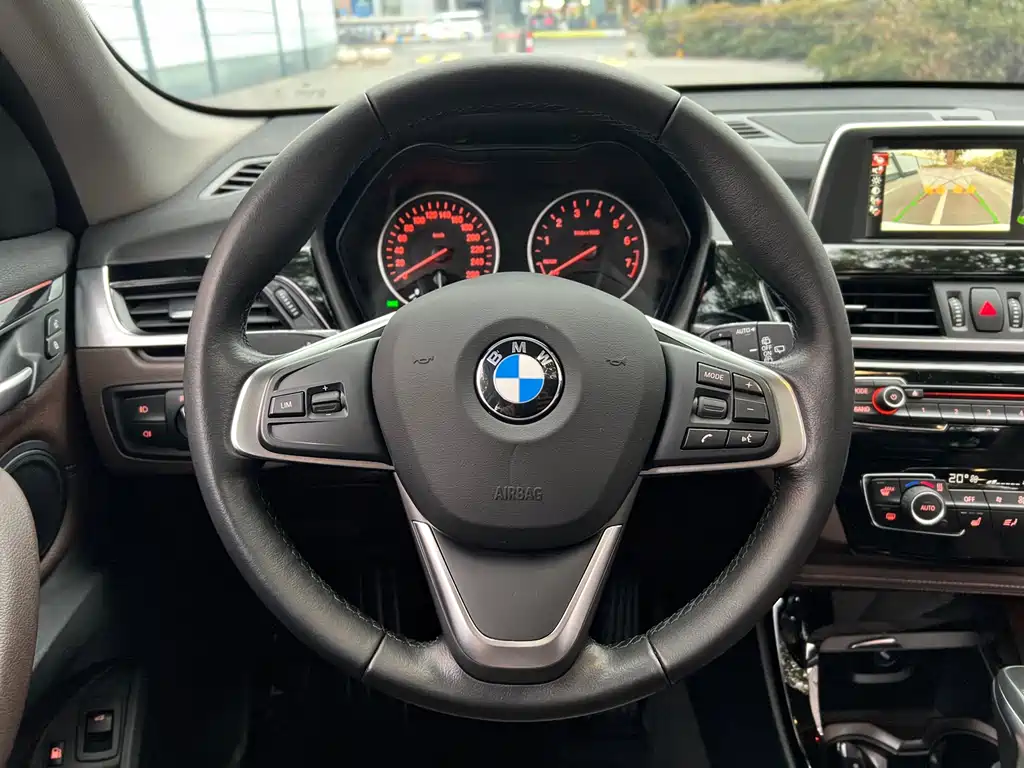 BMW X1 New Energy 2017 — фото 10