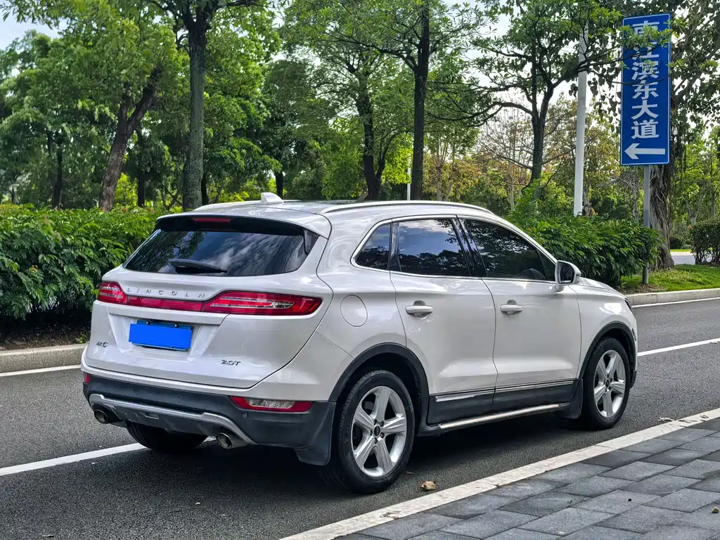 Lincoln MKC 2018 — фото 20