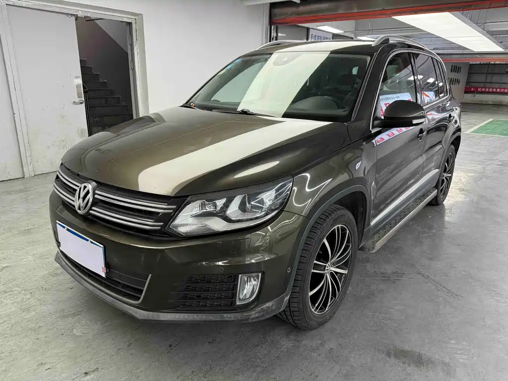 Volkswagen Tiguan 2015 — фото 1