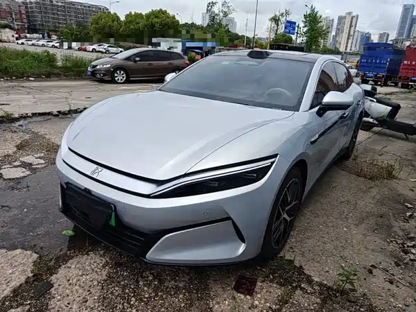 BYD Han L 2025