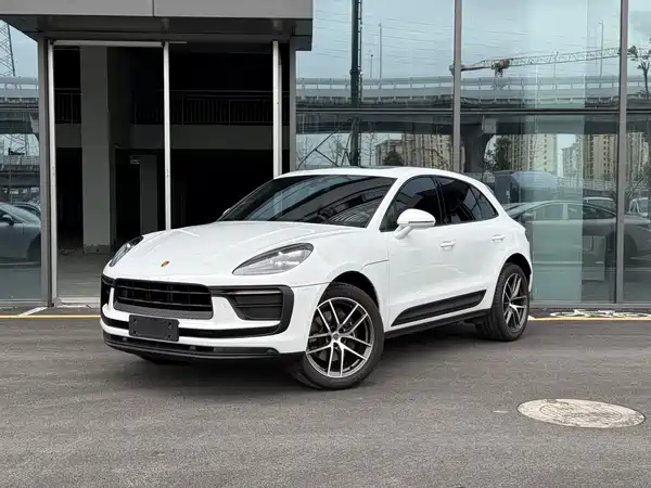 Porsche Macan 2025