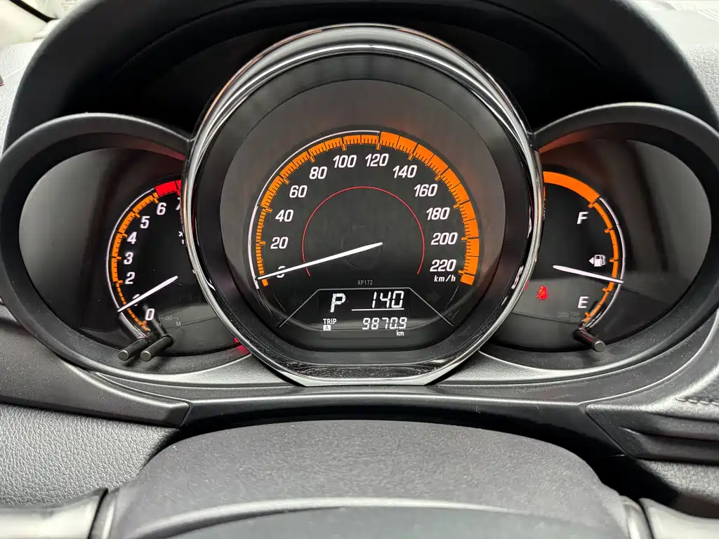 Toyota Yaris L 2023 — фото 16