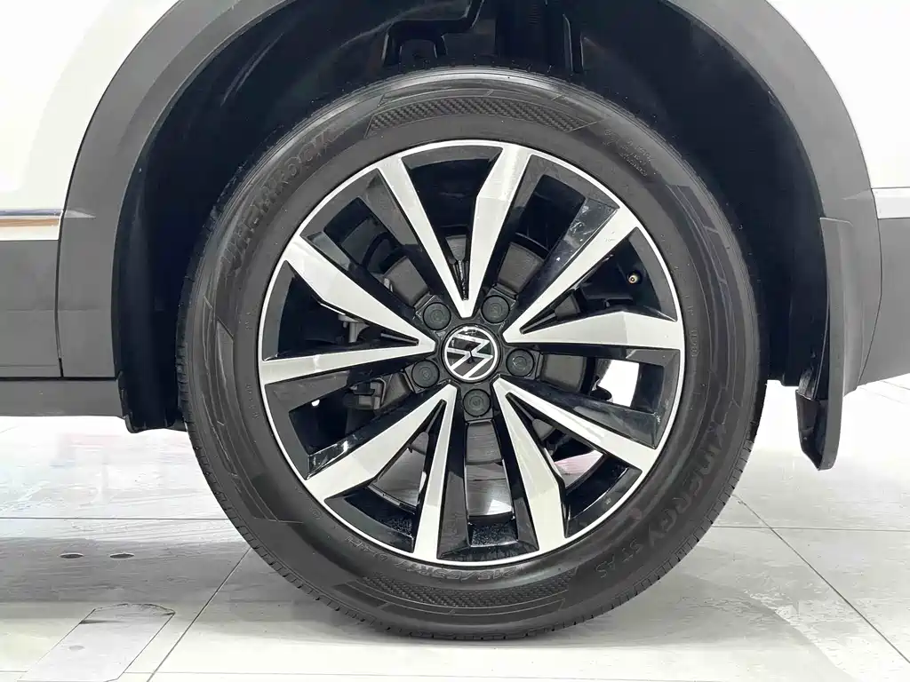 Volkswagen T-Roc 2023 — фото 15