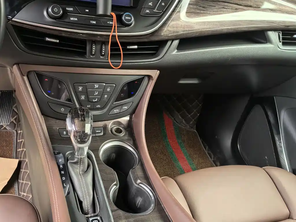 Buick Envision Plus 2018 — фото 11