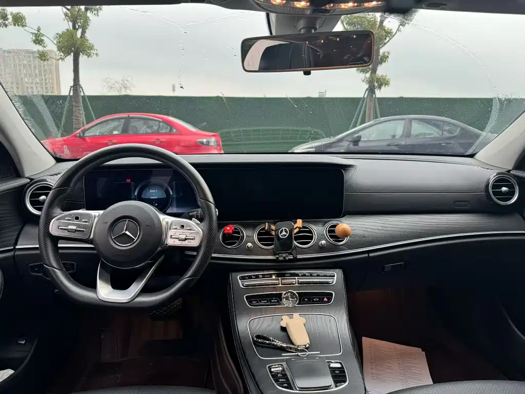 Mercedes-Benz E-Class 2019 — фото 9
