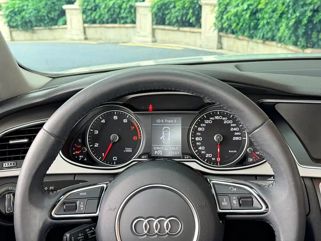 Audi A4L 2014 — фото 14