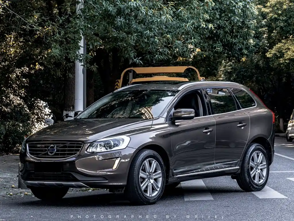 Volvo XC60 2015 — фото 1