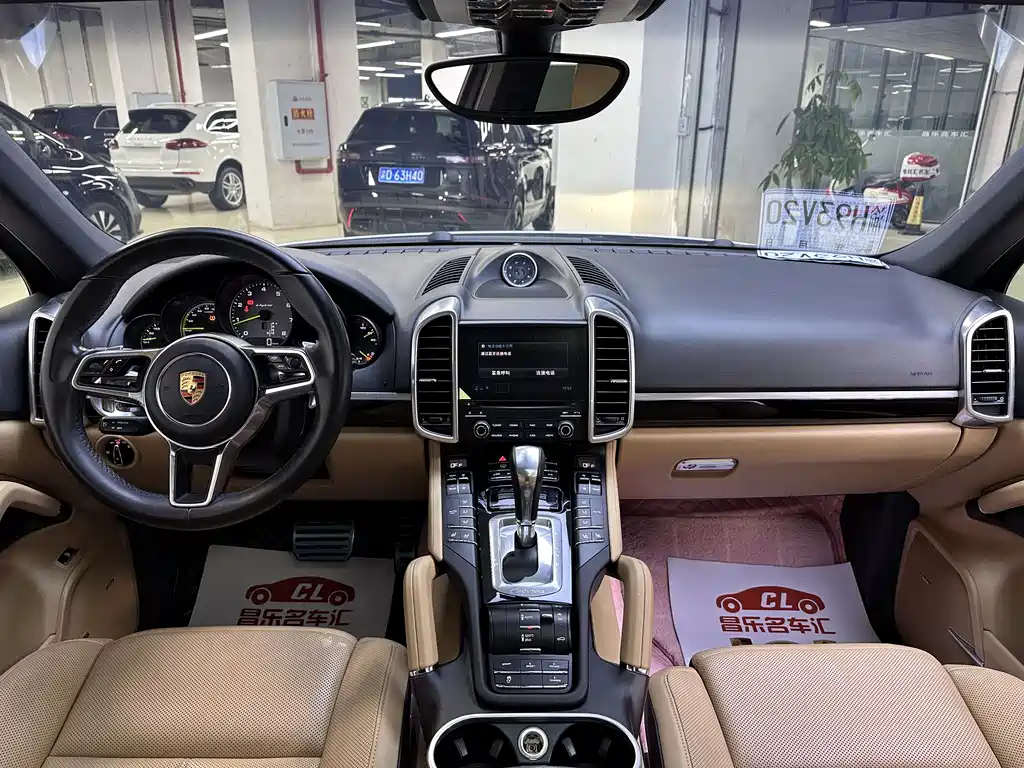 Porsche Cayenne Hybrid 2018 — фото 21