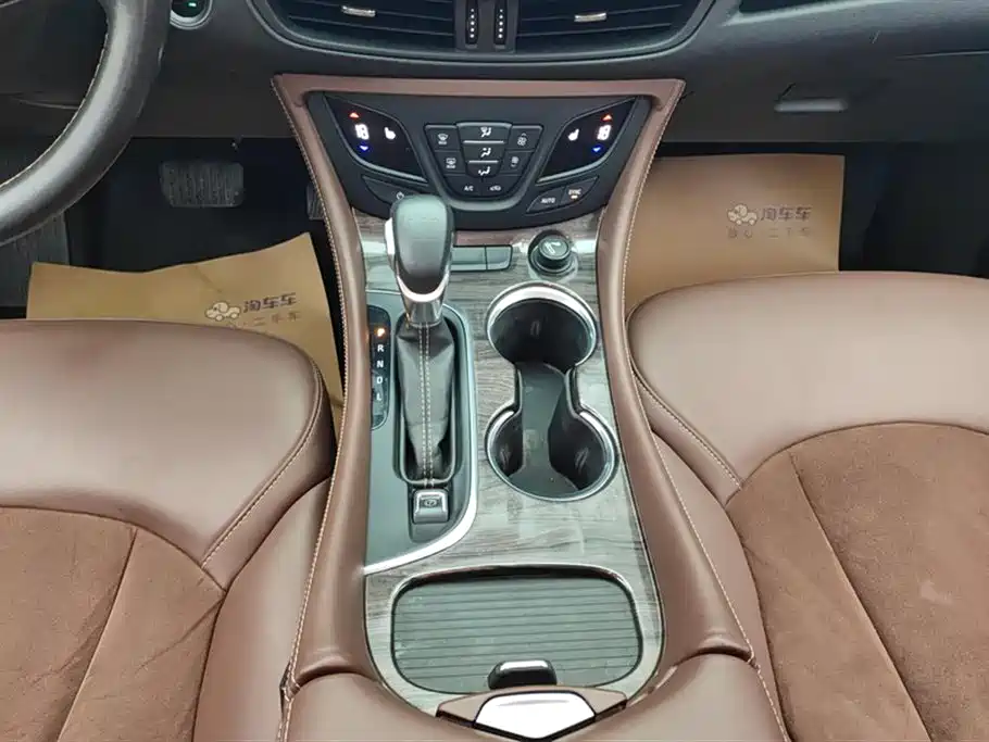 Buick Envision Plus 2017 — фото 16