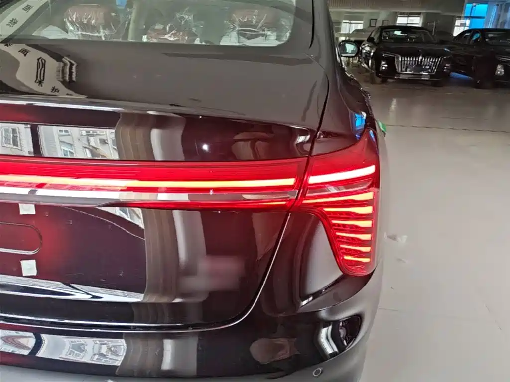 Hongqi H5 PHEV 2026 — фото 8