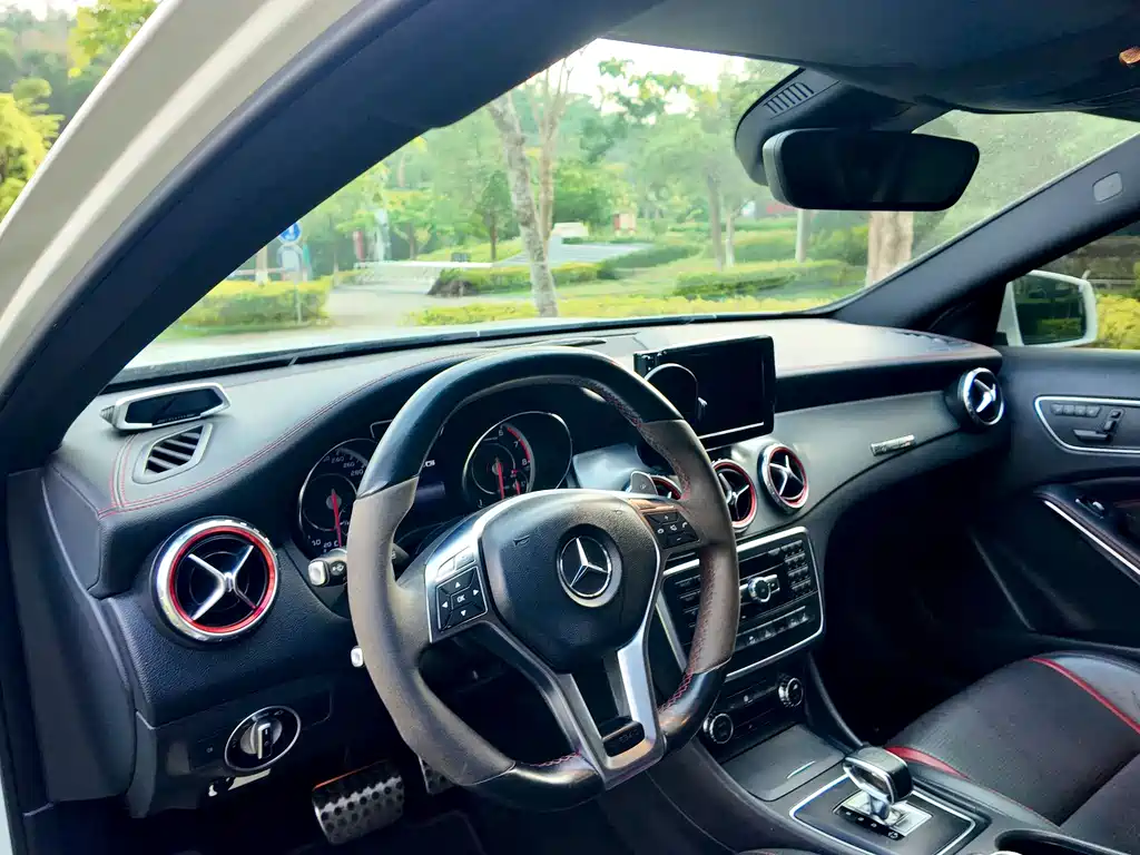 Mercedes-Benz GLA AMG 2015 — фото 23