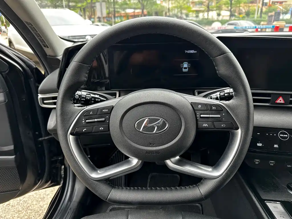 Hyundai Elantra 2021 — фото 15