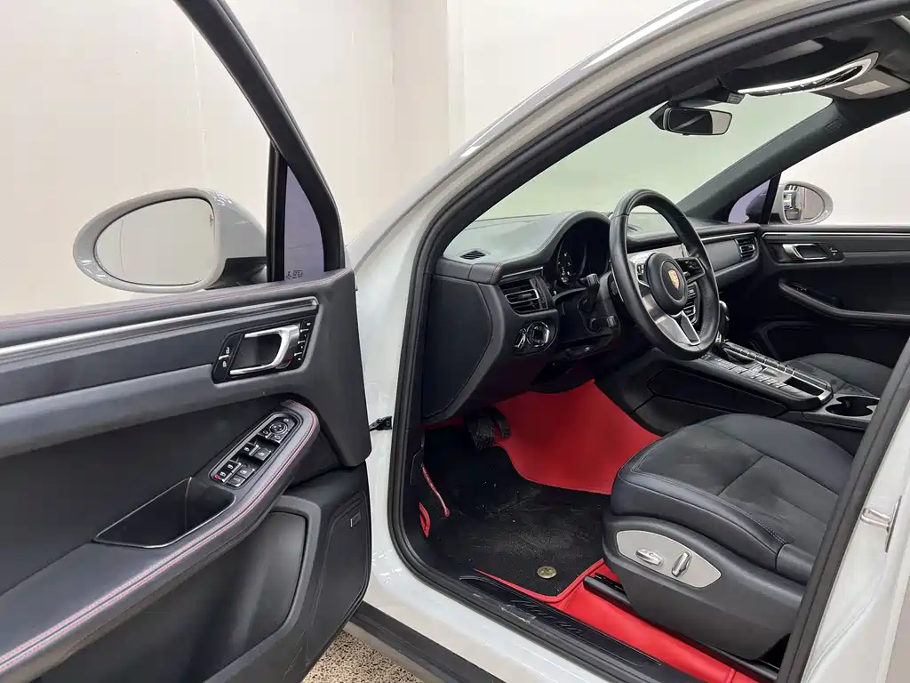 Porsche Macan 2020 — фото 14