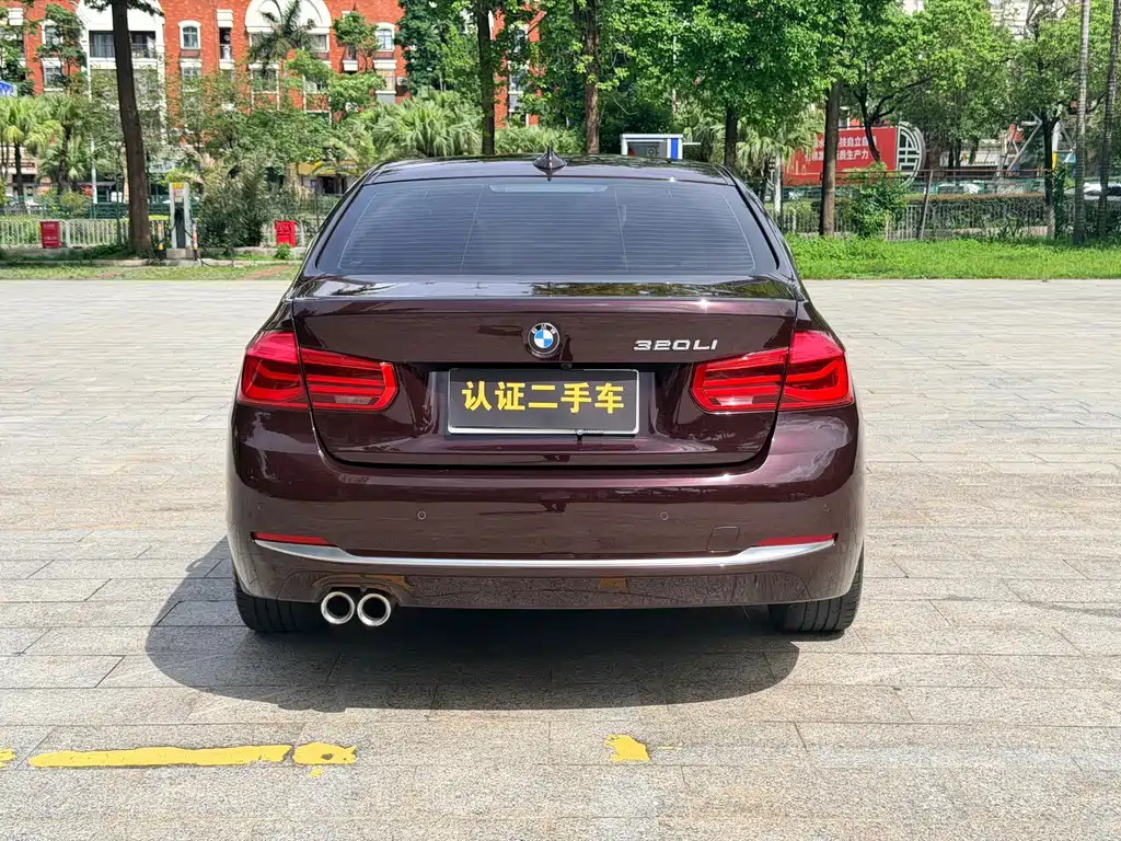 BMW 3 Series 2018 — фото 14