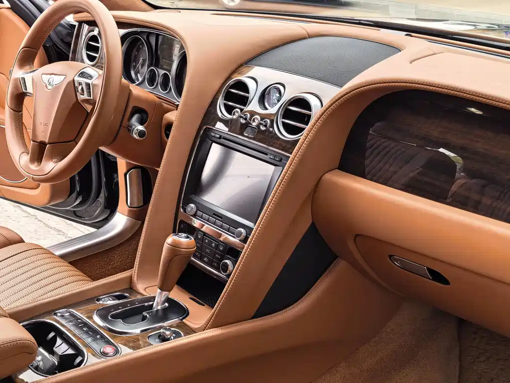 Bentley Flying Spur 2018 — фото 14