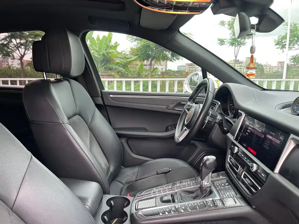 Porsche Macan 2019 — фото 8