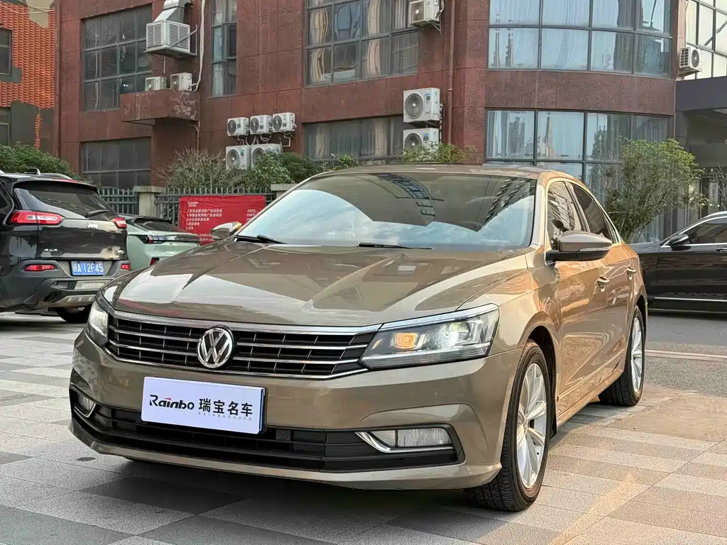 Volkswagen Passat 2017 — фото 1