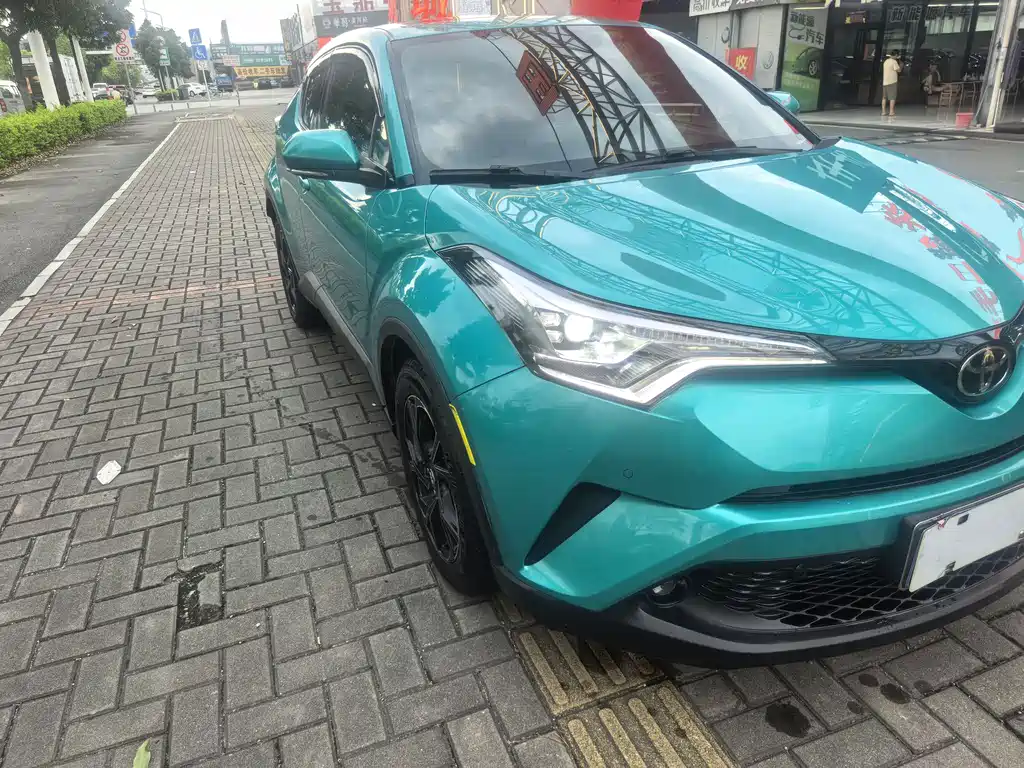 Toyota C-HR 2019 — фото 6