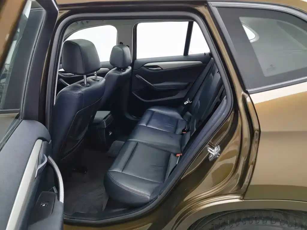 BMW X1 2012 — фото 15