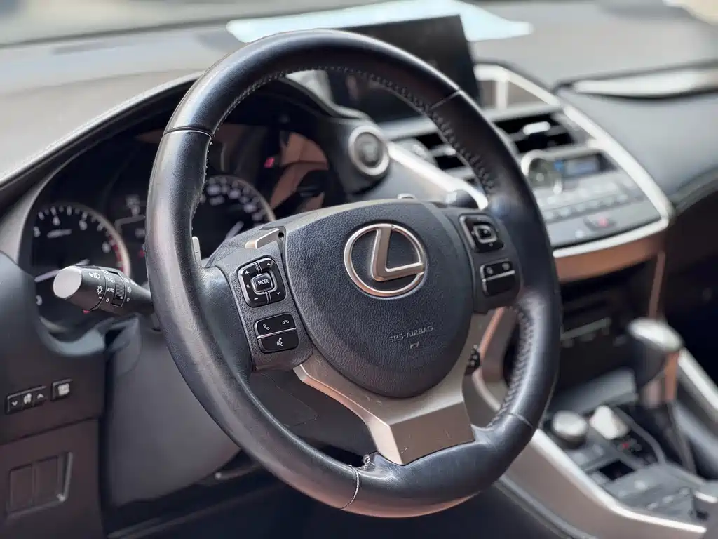 Lexus NX 2015 — фото 4