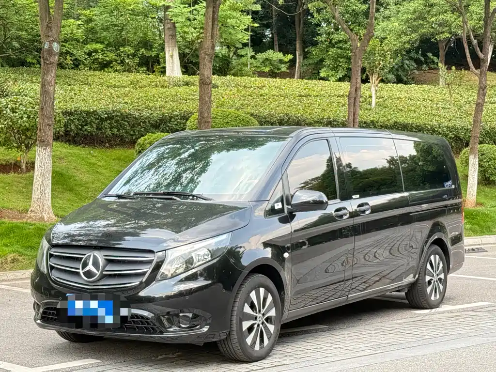 Mercedes-Benz Vito 2024 — фото 1