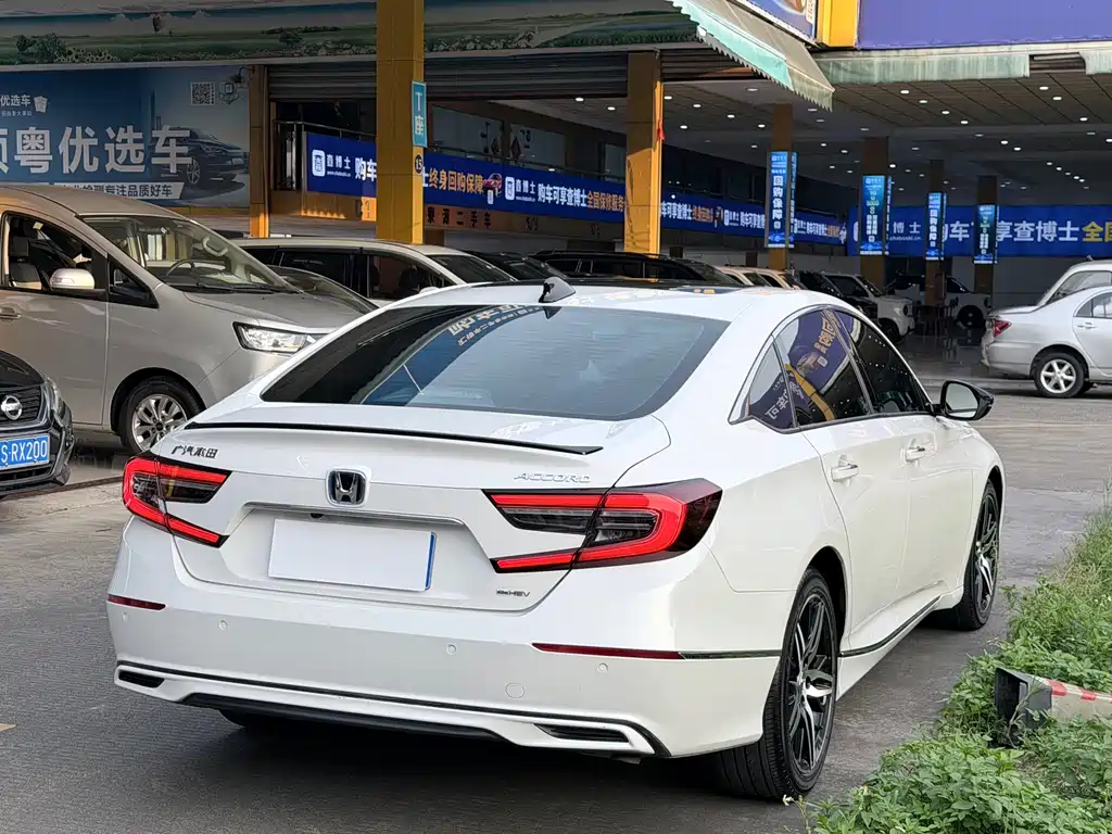 Honda Accord 2022 — фото 11