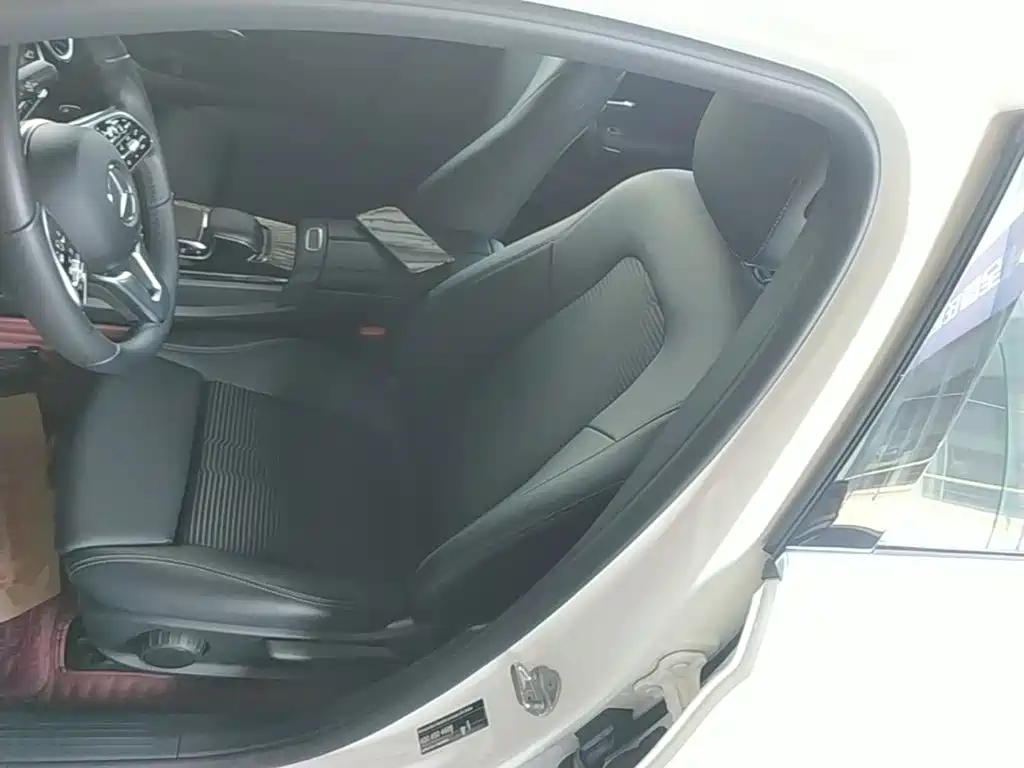 Mercedes-Benz A-Class 2020 — фото 15