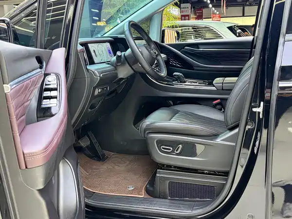 GAC Trumpchi M8 2024