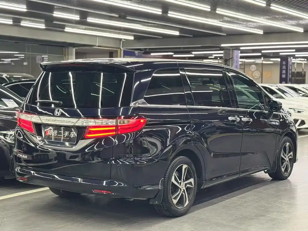 Honda Odyssey 2017 — фото 9
