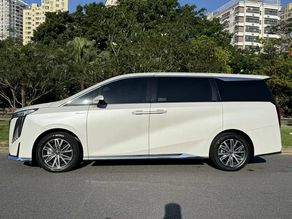 GAC Motor Trumpchi M8 2025 — фото 3