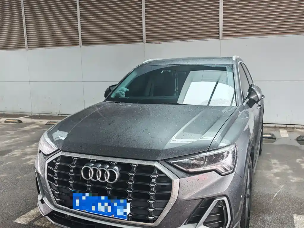 Audi Q3 2023 — фото 1