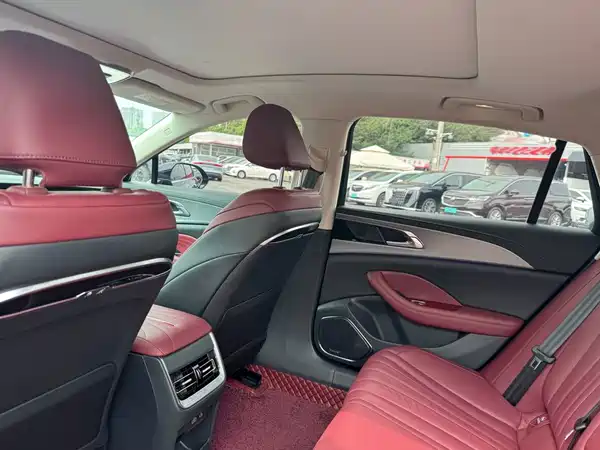 Hongqi H5 2022