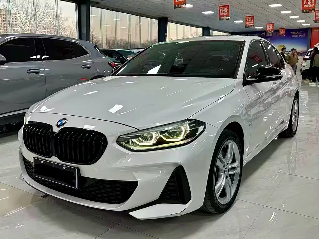 BMW 1 Series 2021 — фото 1