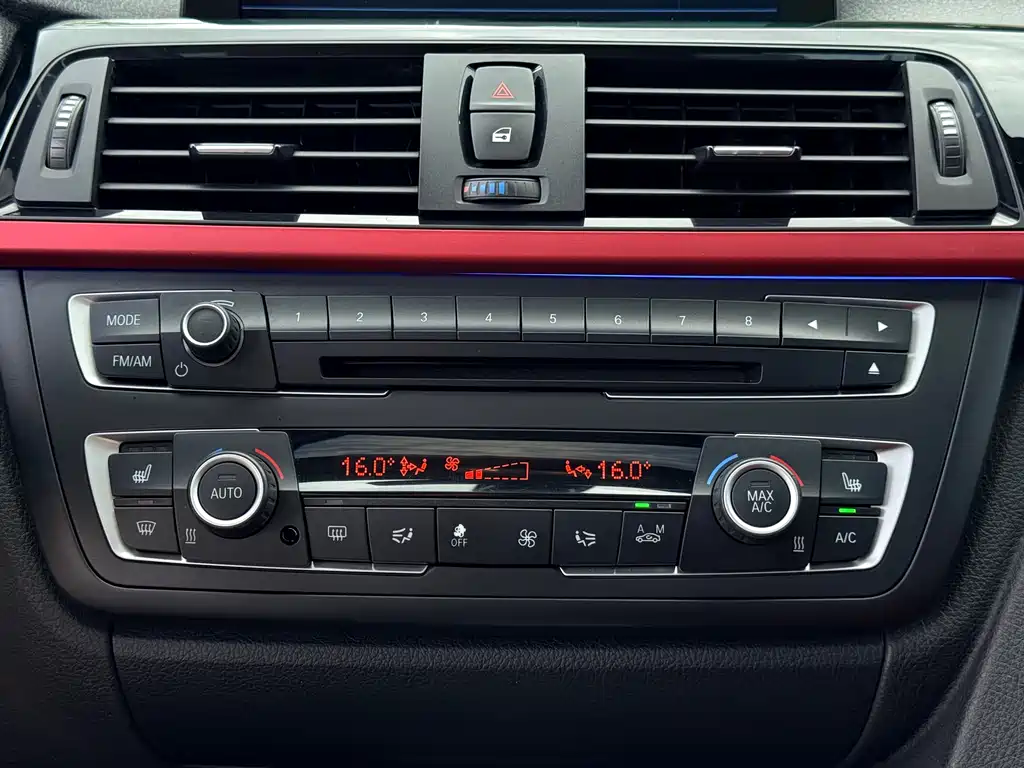 BMW 3 Series 2015 — фото 23