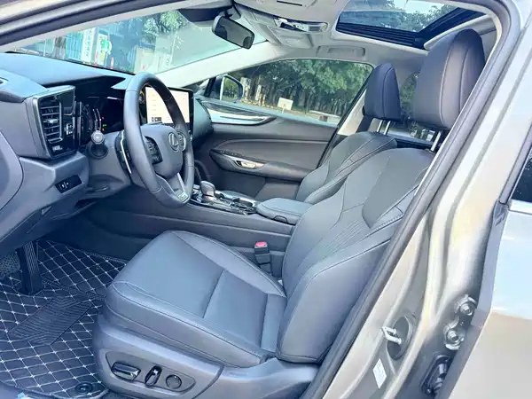 Lexus NX 2025