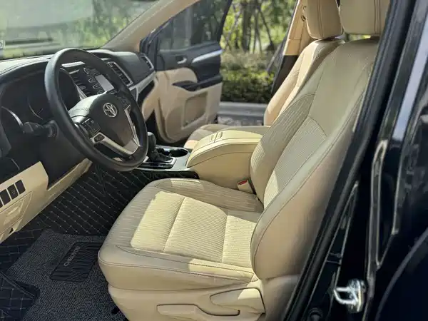 Toyota Highlander 2021