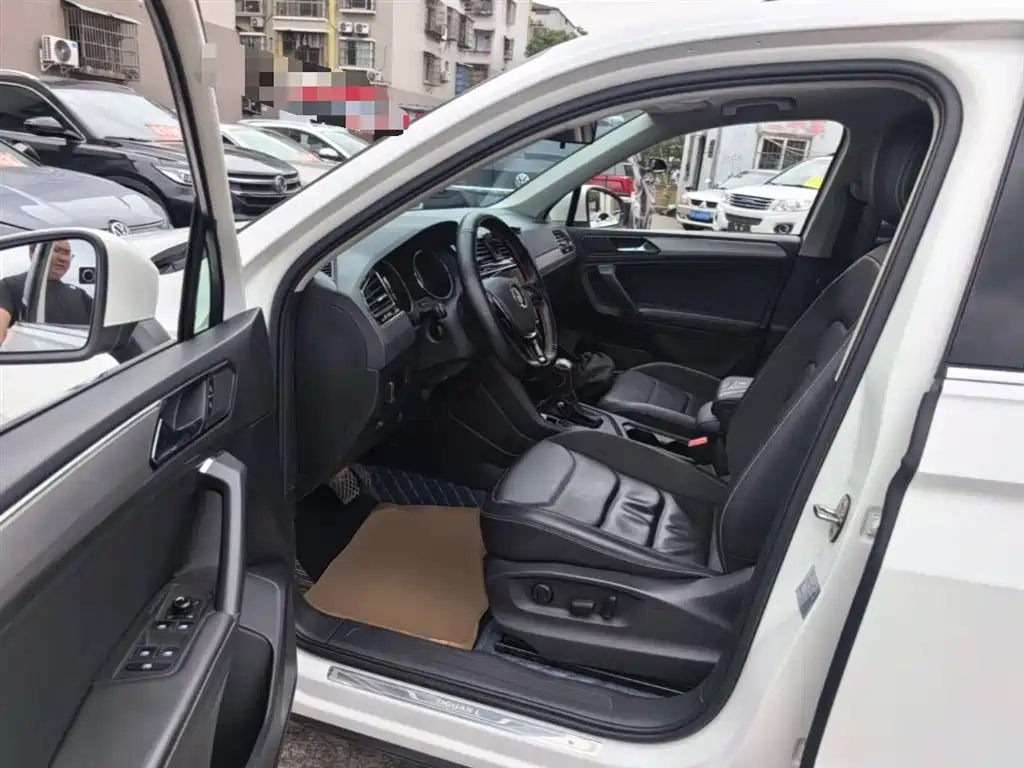 Volkswagen Tiguan L 2020 — фото 16