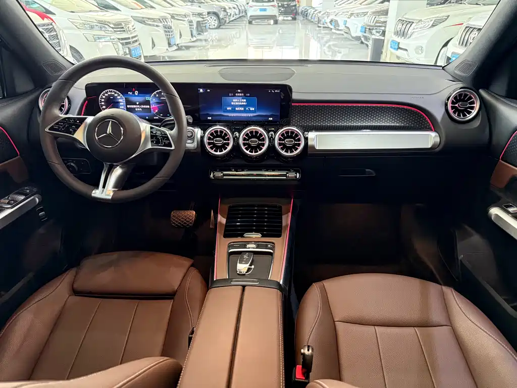 Mercedes-Benz GLB 2025 — фото 12