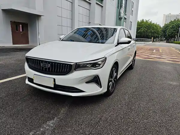 Geely Emgrand 2022