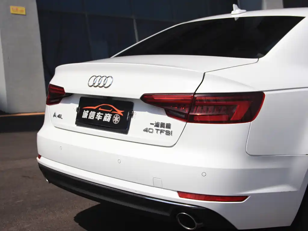 Audi A4L 2017 — фото 15