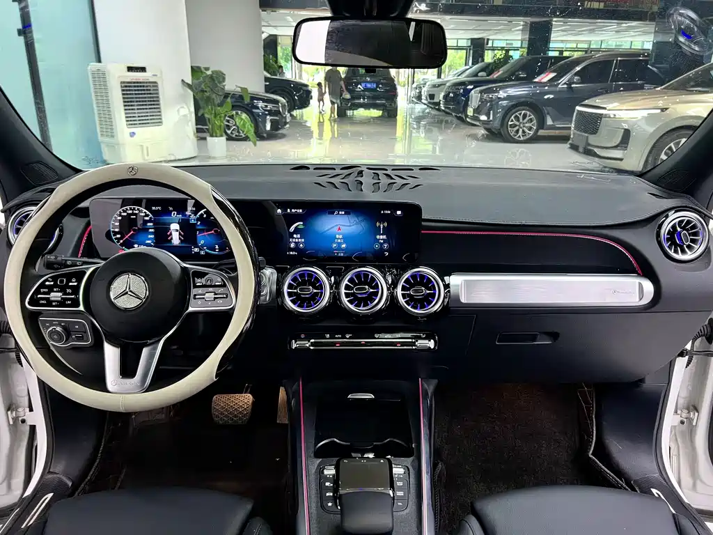 Mercedes-Benz GLB 2023