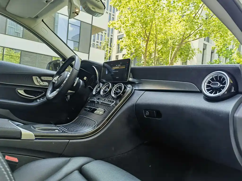 Mercedes-Benz C-Class 2019 — фото 12