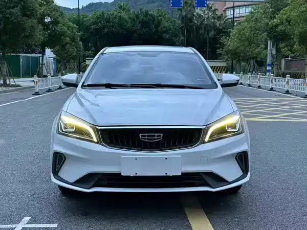 Geely Emgrand 2021