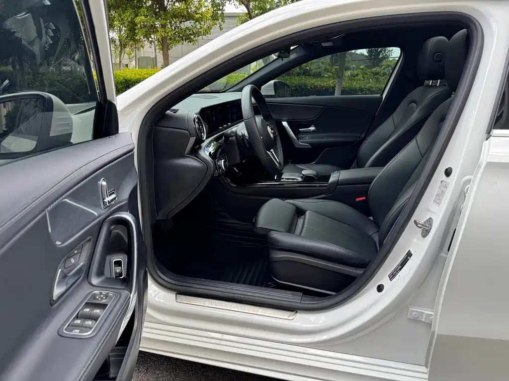 Mercedes-Benz A-Class 2020 — фото 10