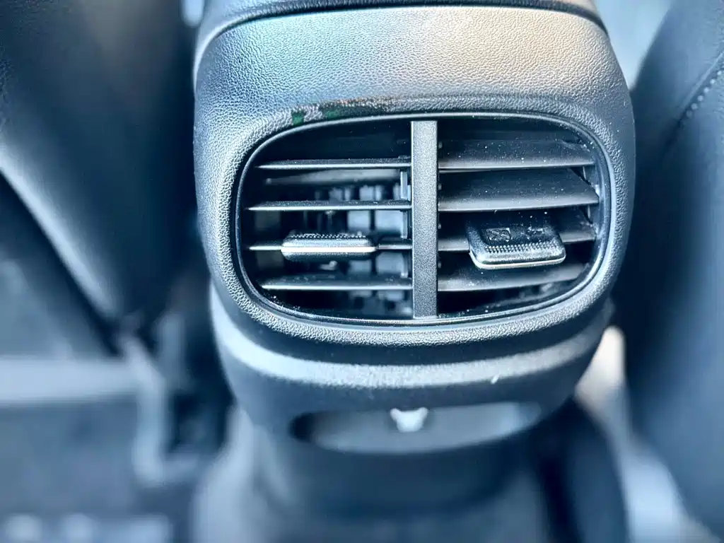 Hyundai Elantra 2023 — фото 18