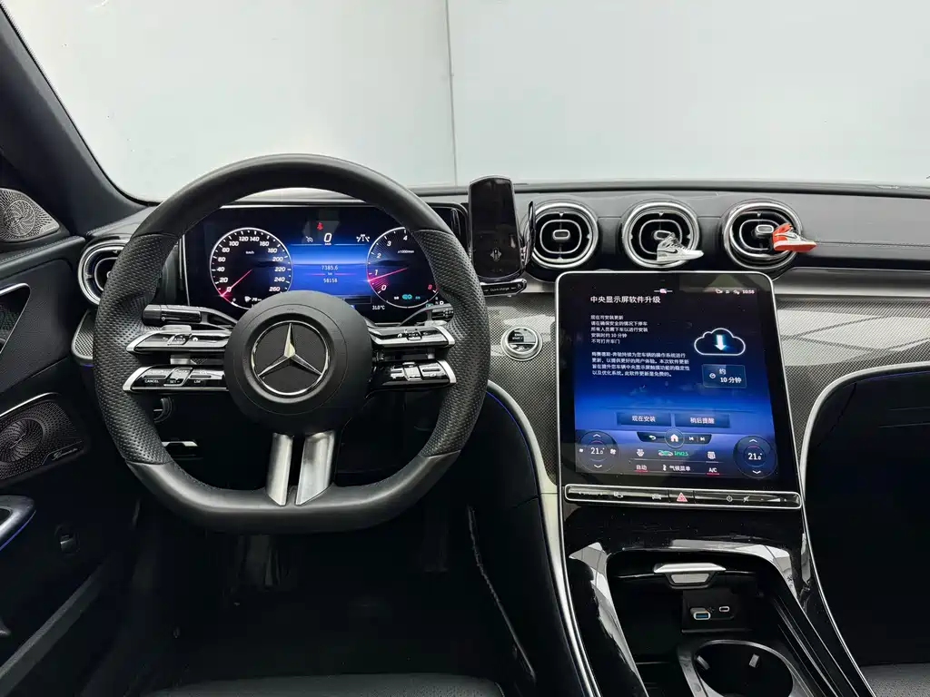 Mercedes-Benz C-Class 2023 — фото 18